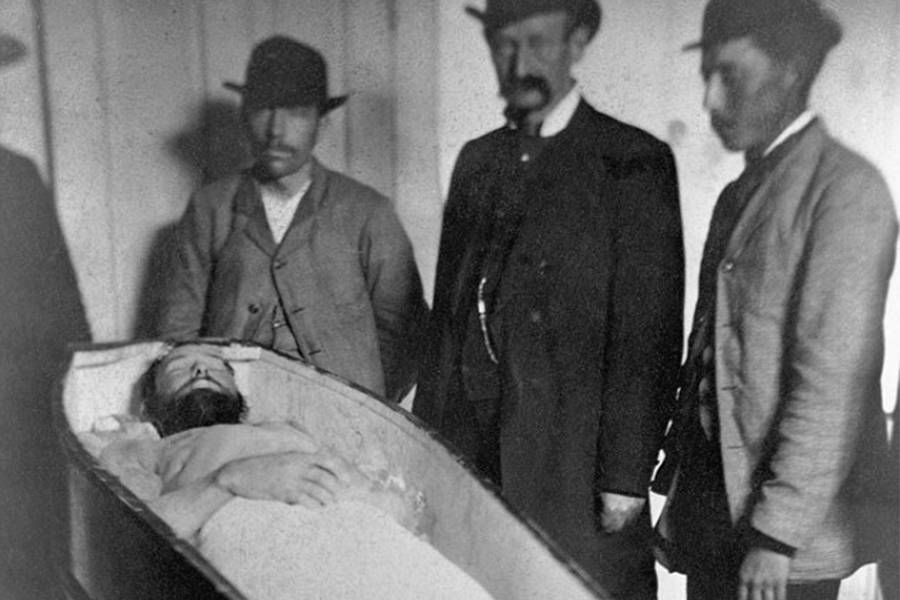 Jesse James in an open casket